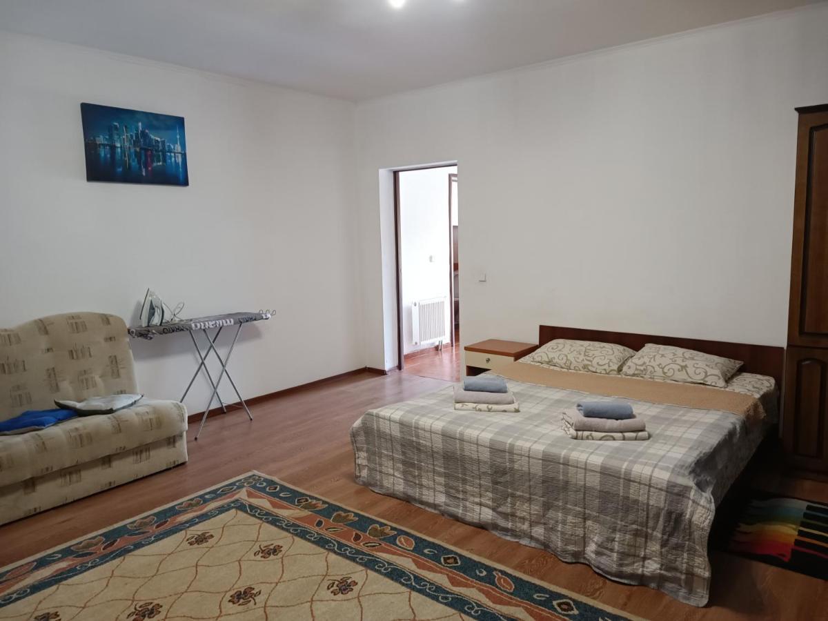 Apartments Domovik Beljaeva,5а Мукачево Екстер'єр фото