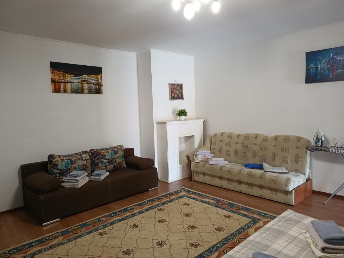 Apartments Domovik Beljaeva,5а Мукачево Екстер'єр фото