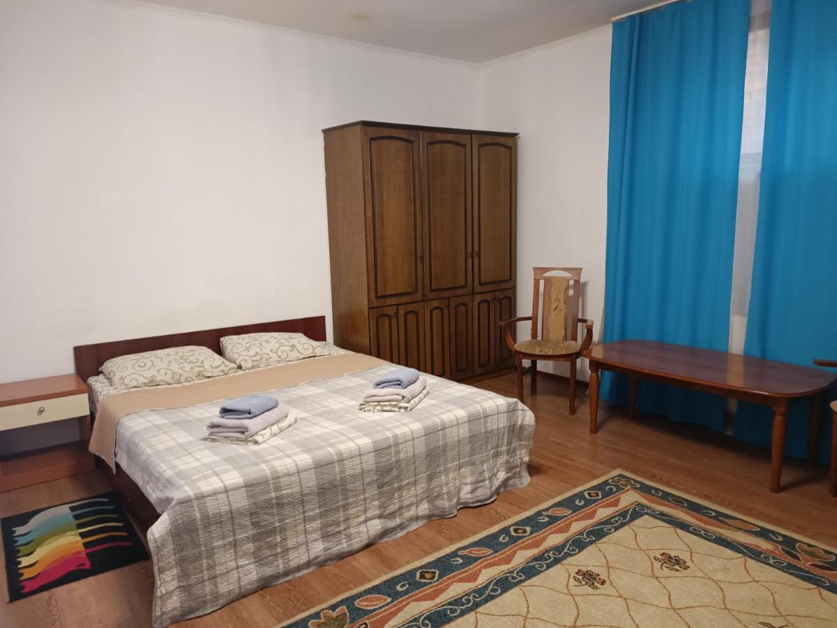 Apartments Domovik Beljaeva,5а Мукачево Екстер'єр фото
