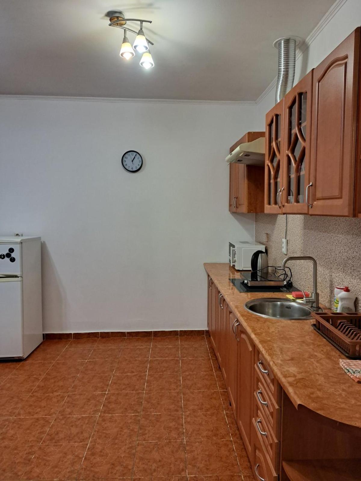 Apartments Domovik Beljaeva,5а Мукачево Екстер'єр фото