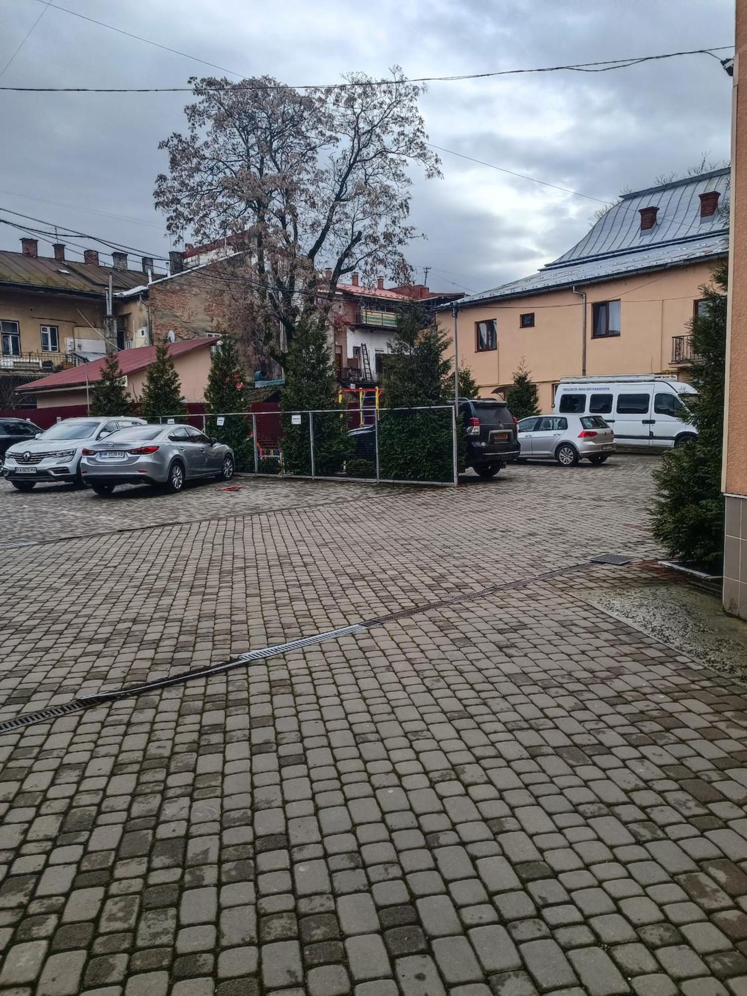 Apartments Domovik Beljaeva,5а Мукачево Екстер'єр фото